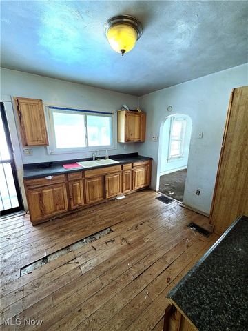 332 lansdowne Boulevard, Youngstown, OH 44506