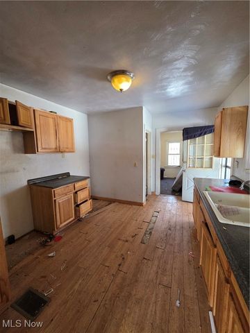 332 lansdowne Boulevard, Youngstown, OH 44506