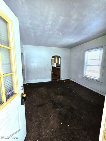 332 lansdowne Boulevard, Youngstown, OH 44506