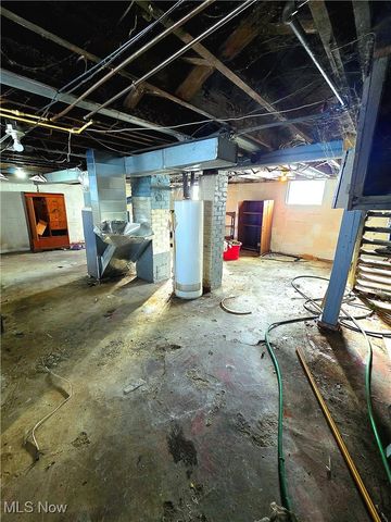 332 lansdowne Boulevard, Youngstown, OH 44506