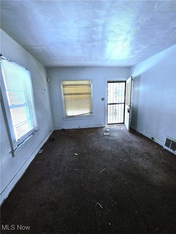 332 lansdowne Boulevard, Youngstown, OH 44506