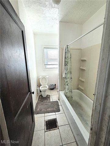 332 lansdowne Boulevard, Youngstown, OH 44506