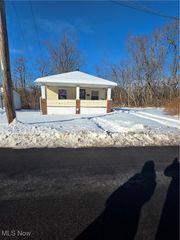 332 lansdowne Boulevard, Youngstown, OH 44506
