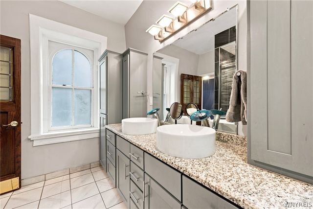 17 Saint Louis Place, Buffalo, NY 14202
