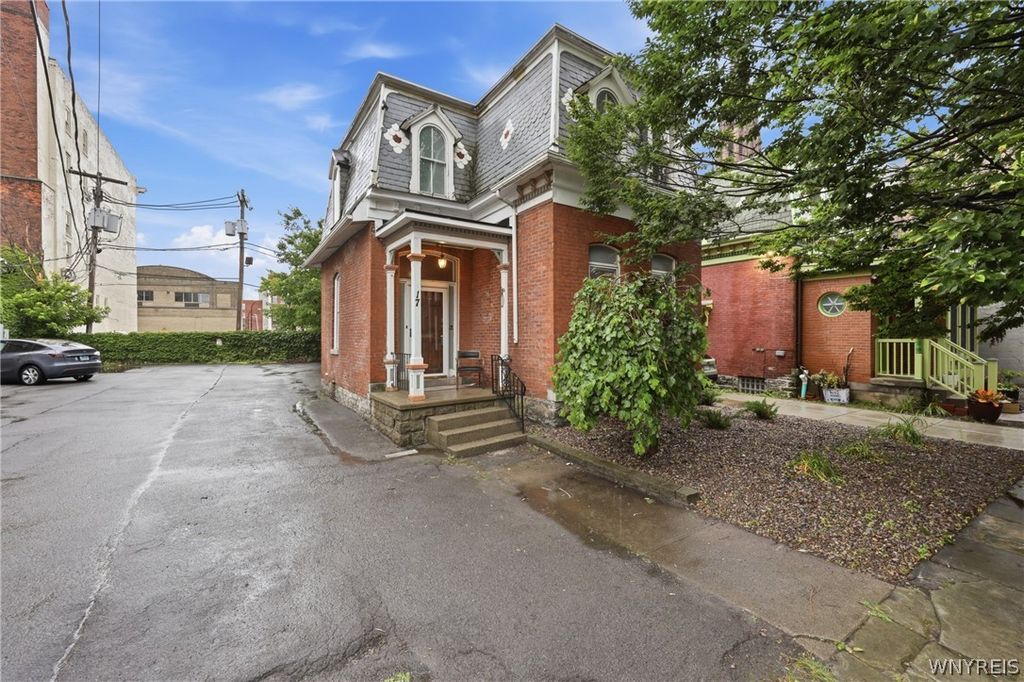 17 Saint Louis Place, Buffalo, NY 14202