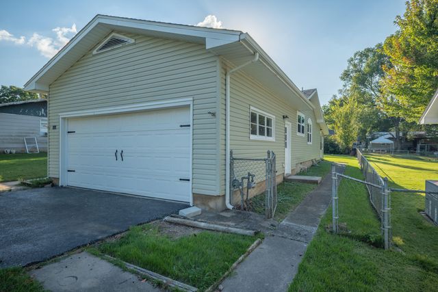 930 Melody Lane, Neosho, MO 64850