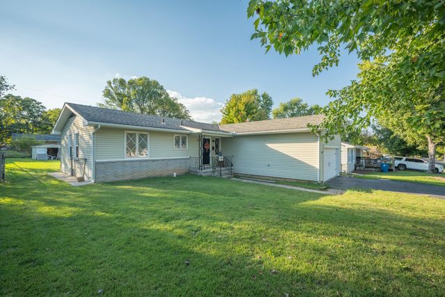 930 Melody Lane, Neosho, MO 64850