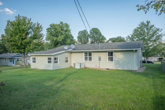 930 Melody Lane, Neosho, MO 64850