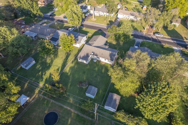 930 Melody Lane, Neosho, MO 64850