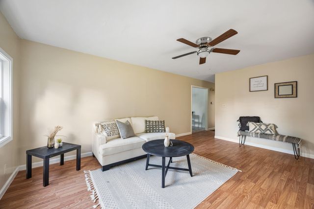 930 Melody Lane, Neosho, MO 64850