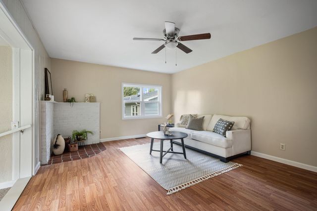 930 Melody Lane, Neosho, MO 64850