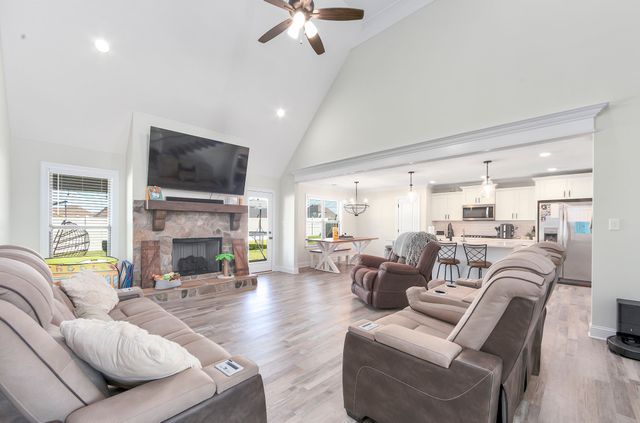 119 Providence Dr, Medina, TN 38355