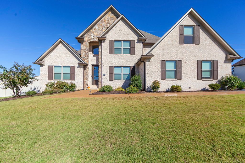 119 Providence Dr, Medina, TN 38355
