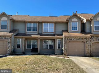 15 LAVISTER DR, Mount Laurel, NJ 08054