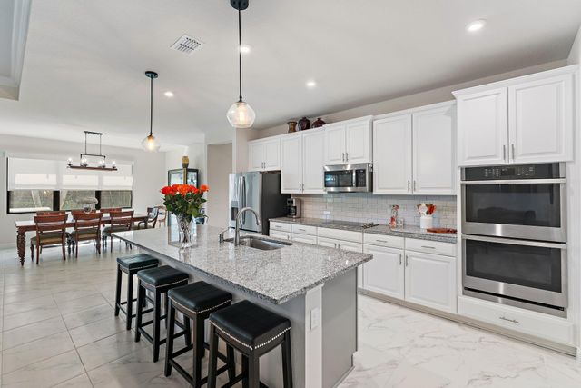 6291 Arcadia Square, Vero Beach, FL 32966