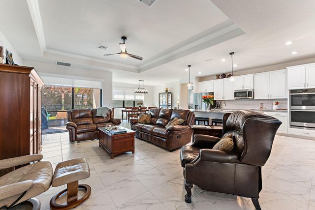 6291 Arcadia Square, Vero Beach, FL 32966