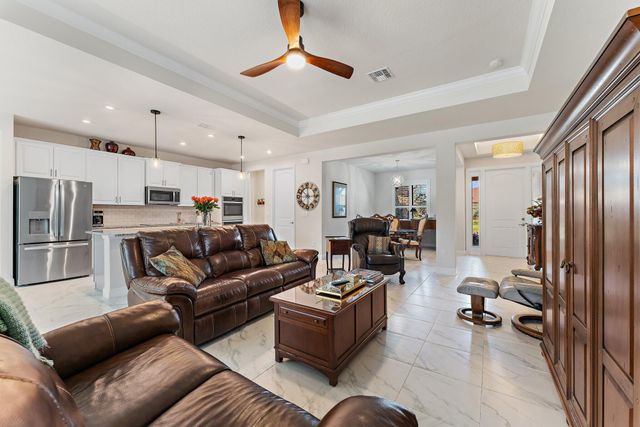 6291 Arcadia Square, Vero Beach, FL 32966