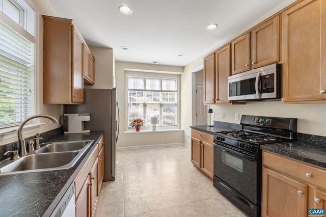 1350 STONEY RIDGE RD, Charlottesville, VA 22902