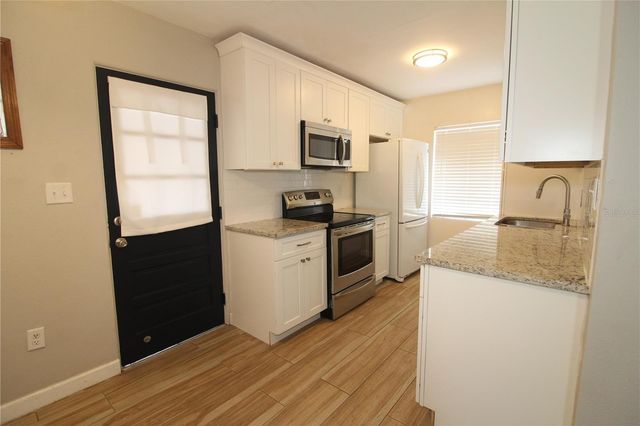 207 LAKE VIEW DRIVE, Sanford, FL 32773