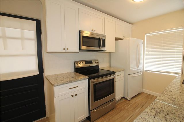 207 LAKE VIEW DRIVE, Sanford, FL 32773