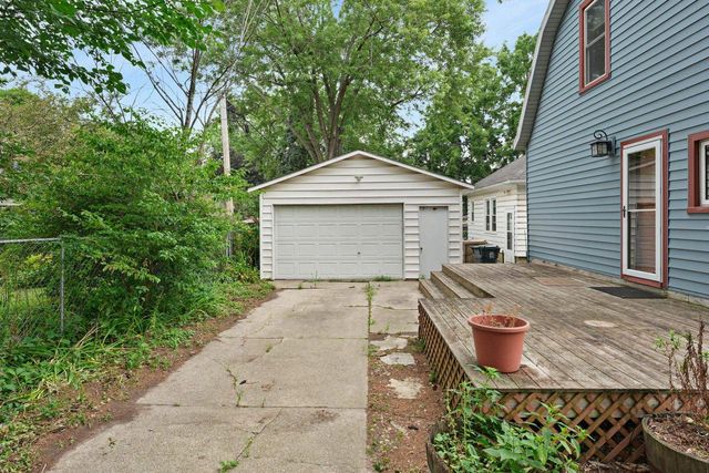 2614 St Paul Avenue, Madison, WI 53704
