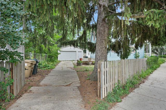 2614 St Paul Avenue, Madison, WI 53704