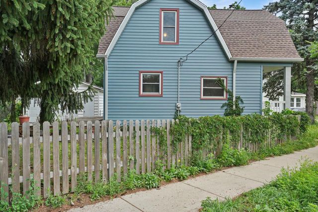 2614 St Paul Avenue, Madison, WI 53704