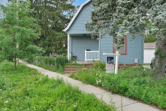 2614 St Paul Avenue, Madison, WI 53704