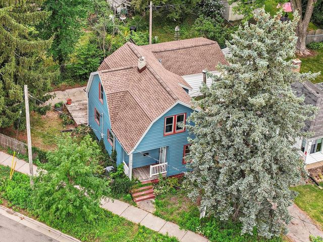 2614 St Paul Avenue, Madison, WI 53704