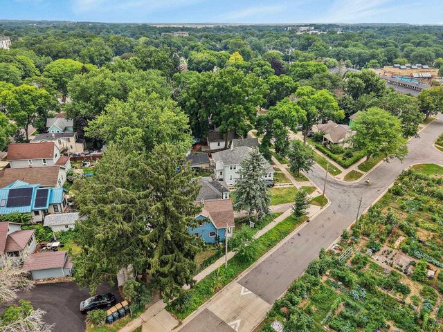 2614 St Paul Avenue, Madison, WI 53704