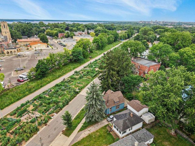 2614 St Paul Avenue, Madison, WI 53704