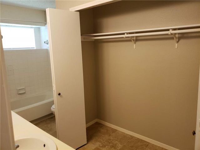 1825 Rainy Meadows DR, Austin, TX 78758