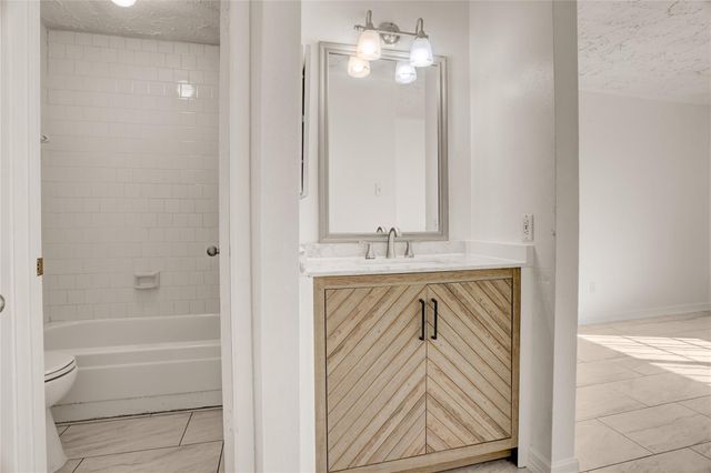 5437 Ridge Wind Lane, Houston, TX 77053