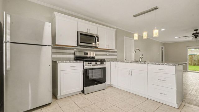 2329 Pickerton Drive, Deer Park, TX 77536