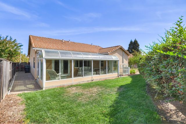 41 Sausalito Ct, Sacramento, CA 95823