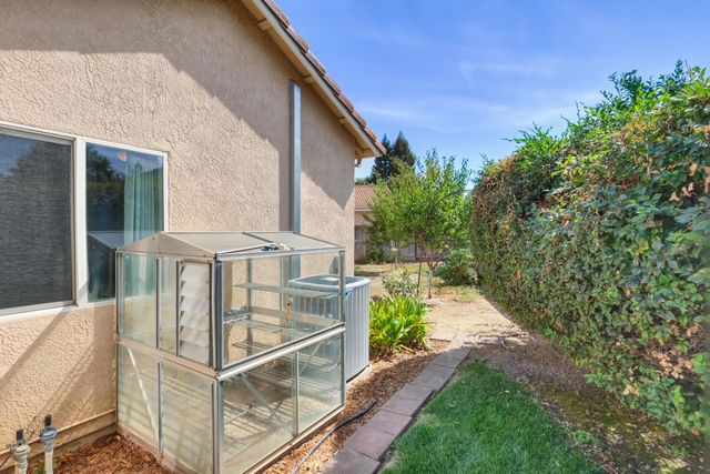 41 Sausalito Ct, Sacramento, CA 95823