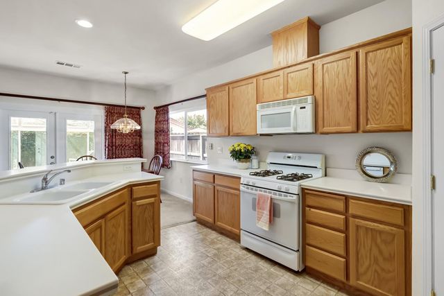 41 Sausalito Ct, Sacramento, CA 95823