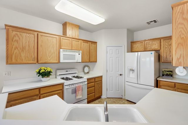 41 Sausalito Ct, Sacramento, CA 95823
