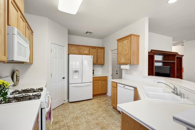 41 Sausalito Ct, Sacramento, CA 95823