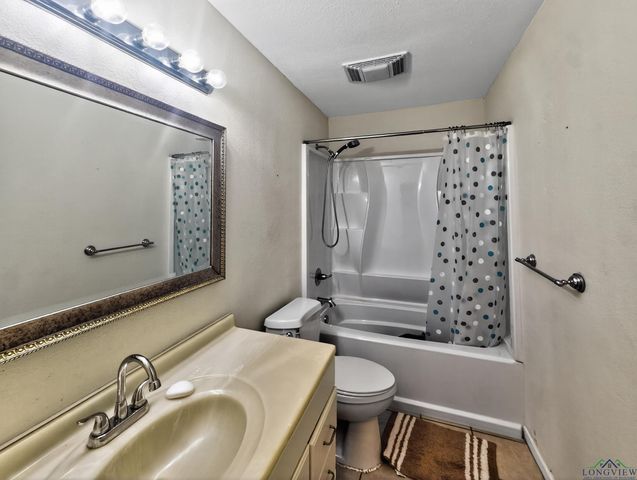 647 Shadywood Lane, Avinger, TX 75630