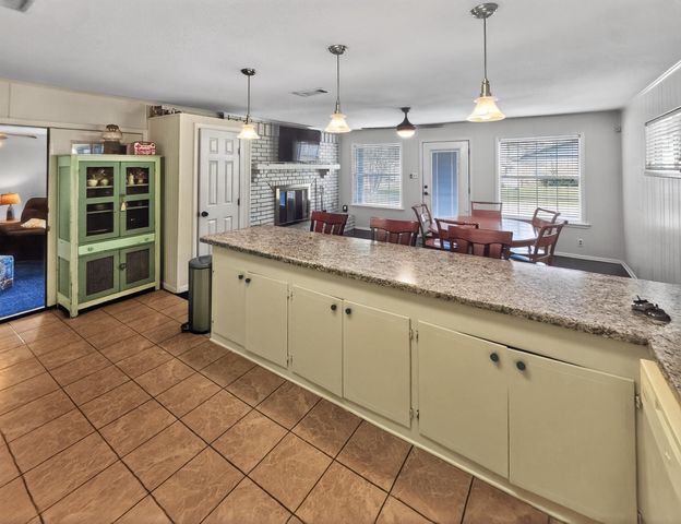 647 Shadywood Lane, Avinger, TX 75630