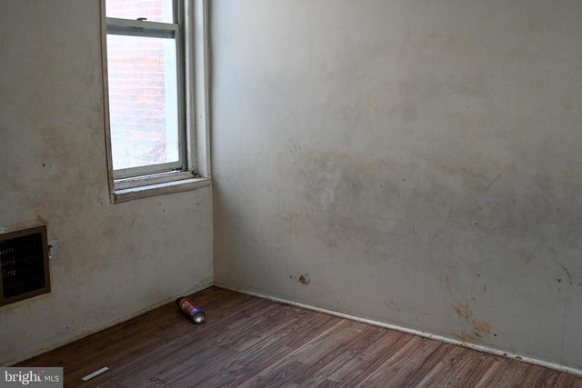 547 S SALFORD ST, Philadelphia, PA 19143