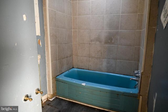 547 S SALFORD ST, Philadelphia, PA 19143