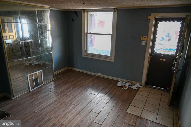 547 S SALFORD ST, Philadelphia, PA 19143