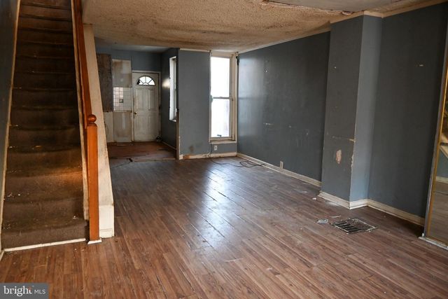 547 S SALFORD ST, Philadelphia, PA 19143