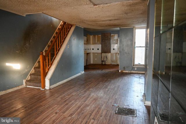 547 S SALFORD ST, Philadelphia, PA 19143