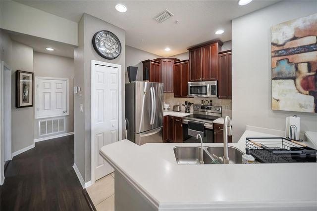 3760 PARKRIDGE CIRCLE 23-204, Sarasota, FL 34243