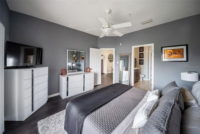 3760 PARKRIDGE CIRCLE 23-204, Sarasota, FL 34243