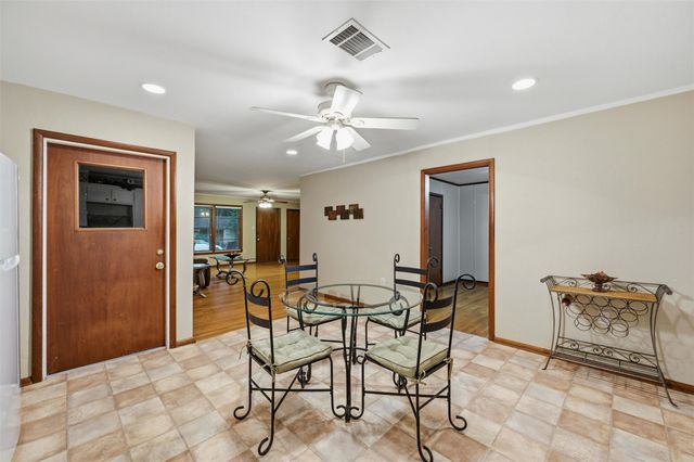 1307 N Gaines Street, Ennis, TX 75119