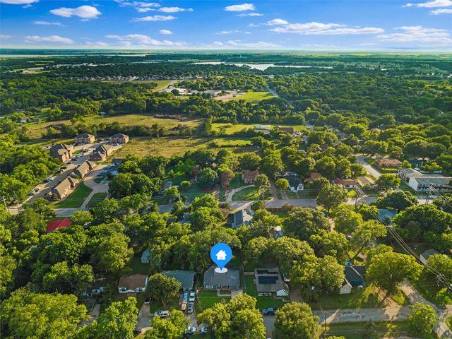 1307 N Gaines Street, Ennis, TX 75119